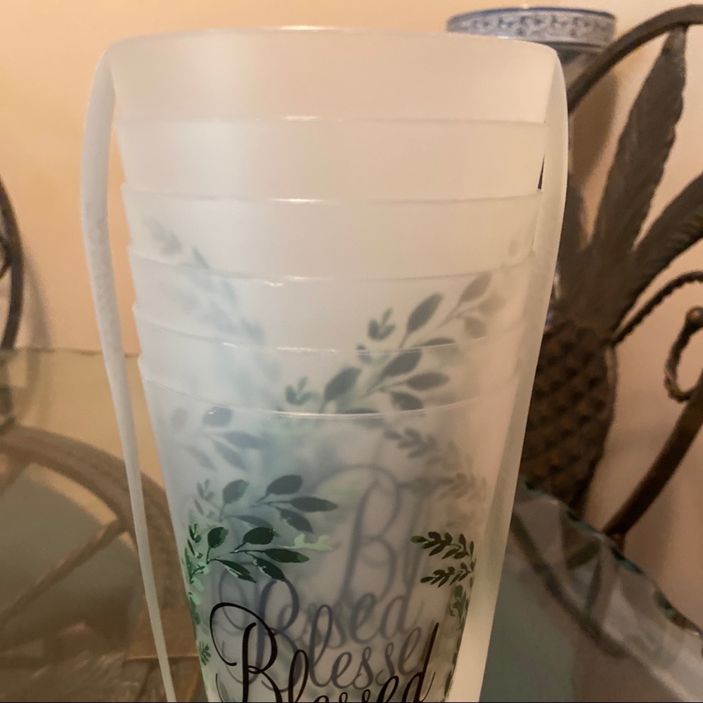 Farmers market cups